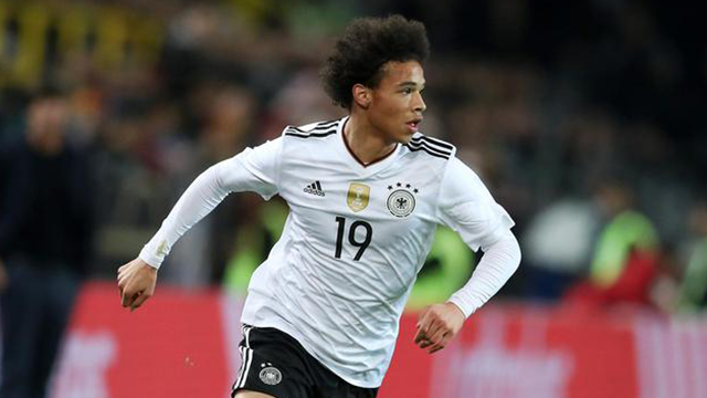 英格兰横扫日本，库尔图瓦刷新纪录