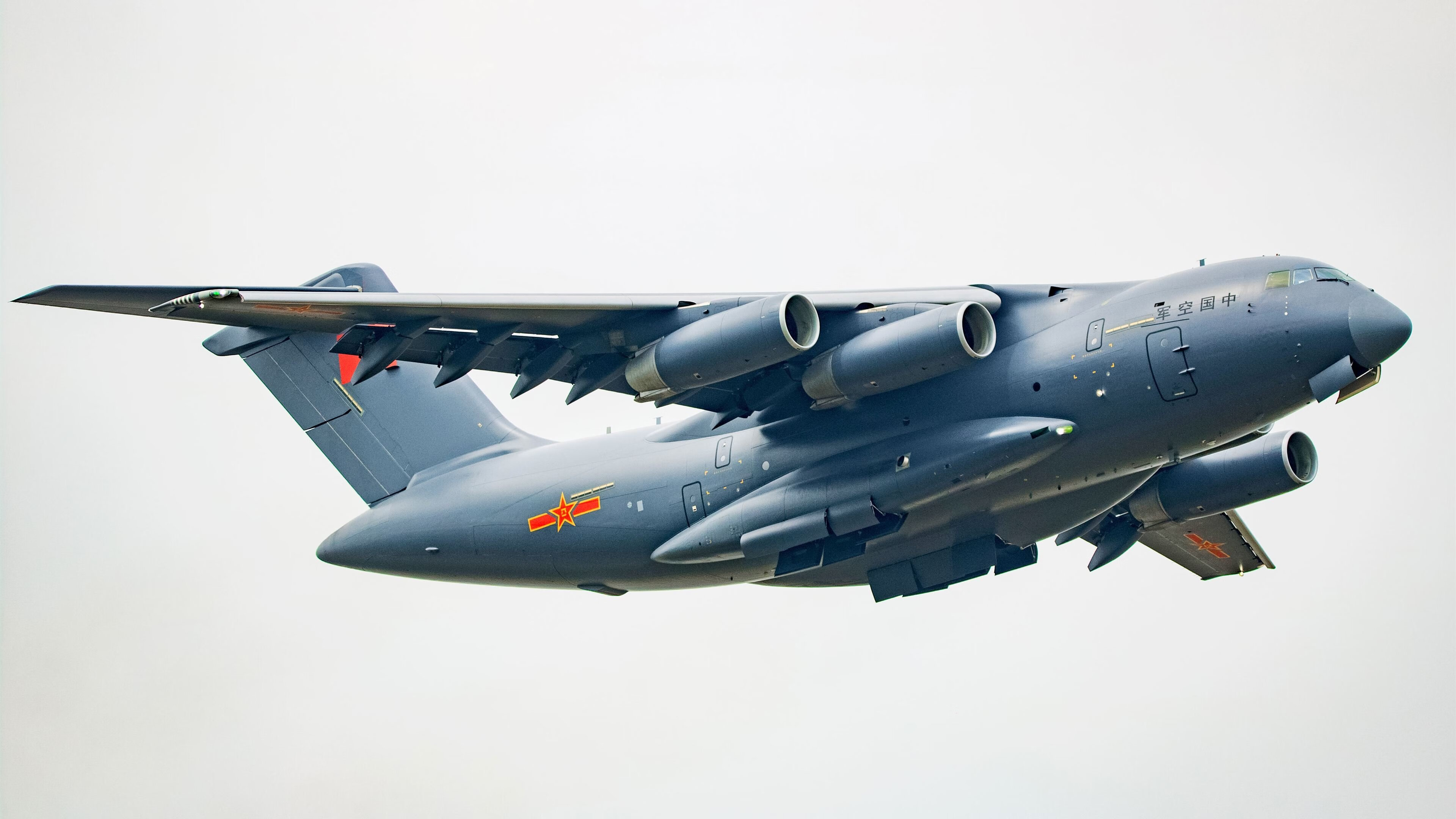 当秒针划过终场哨声,东方绝杀夜与西方封神战