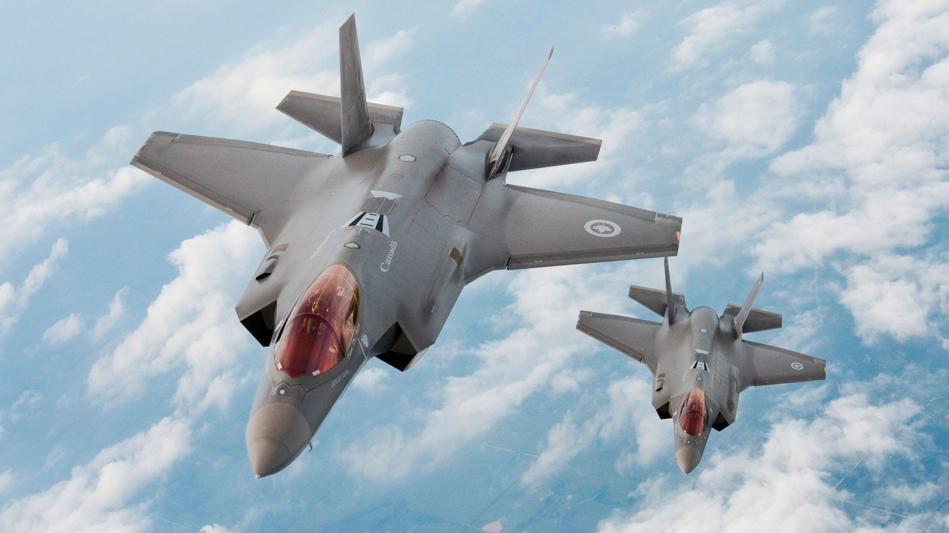 逆袭者的加冕礼,迪亚斯在救赎之战中打破质疑,引领加拿大足球新纪元