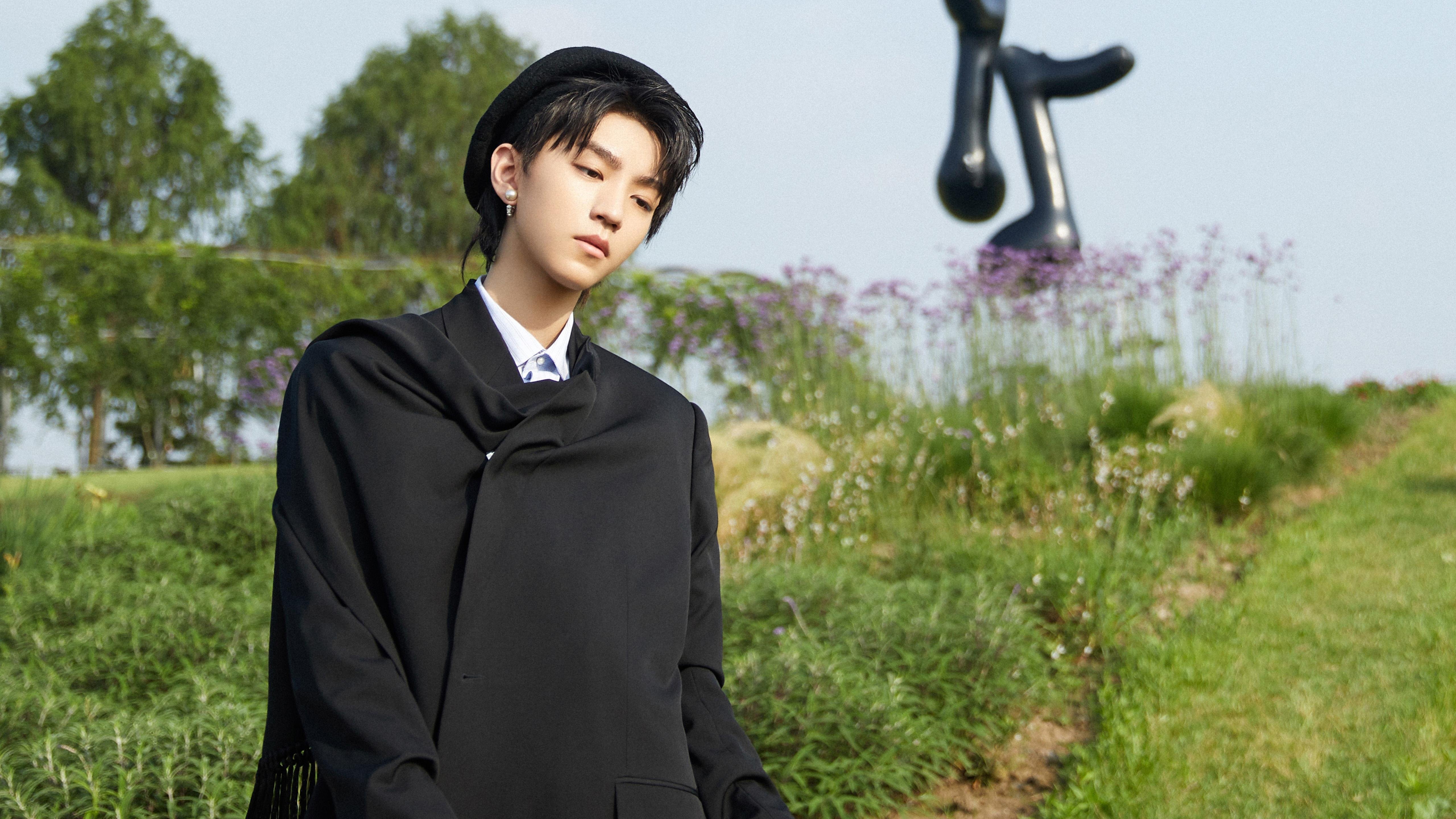 逆袭者的加冕礼,迪亚斯在救赎之战中打破质疑,引领加拿大足球新纪元