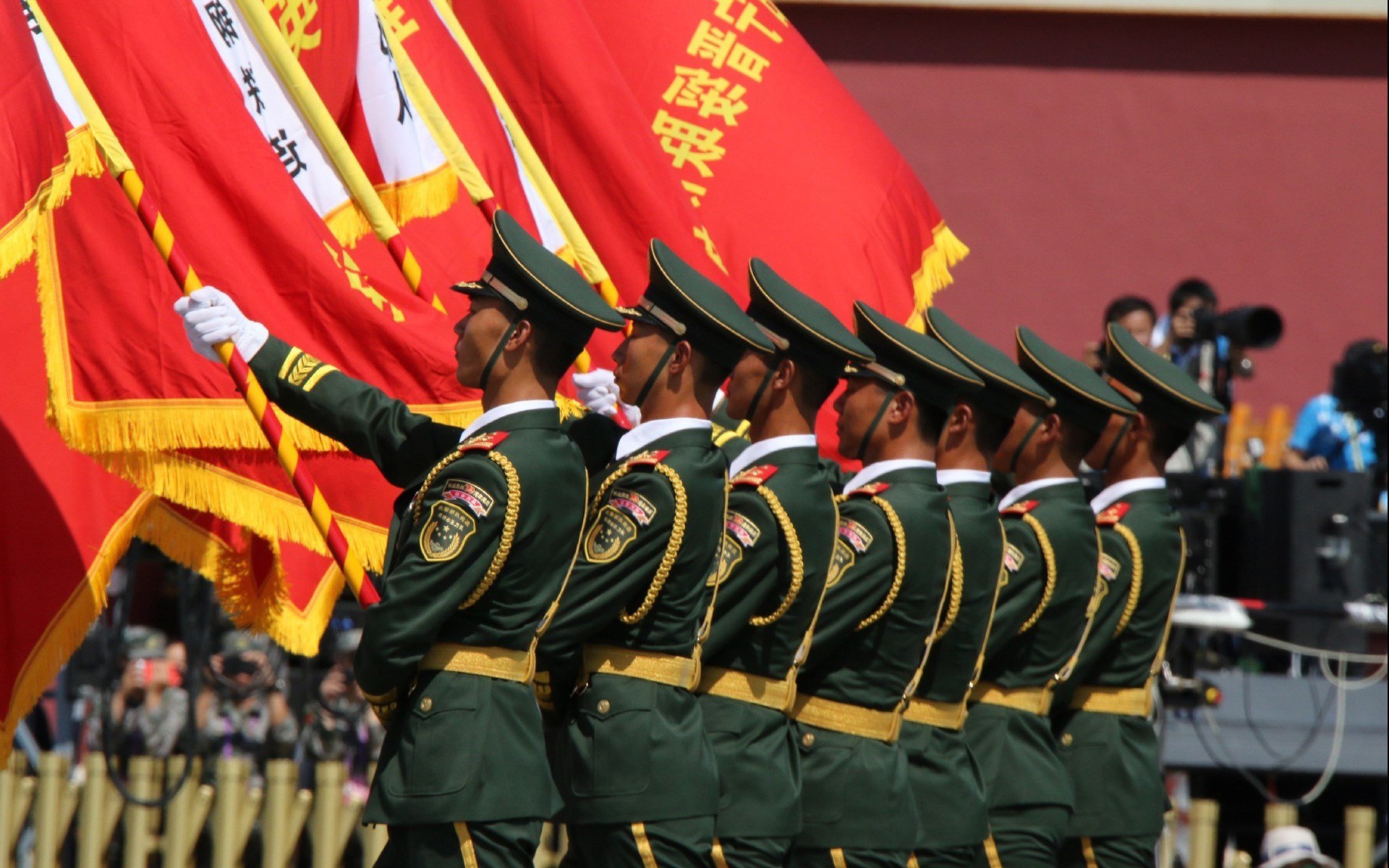 爱游戏体育-北欧寒锋撕碎桑巴舞，2026，一场关于复仇、铁壁与闪电的足球寓言